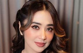 Foto Dewi Perssik Terbaru